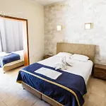 Kinira Beach Hotel ホテル