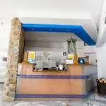 Kinira Beach Hotel ホテル 2*