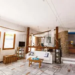 Kinira Beach Hotel 2*