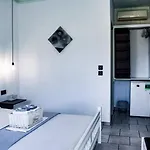 ホテル Kinira Beach Hotel コイニラ