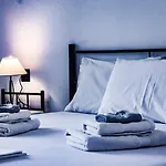 Kinira Beach Hotel 2* コイニラ