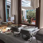 Kinira Beach Hotel コイニラ