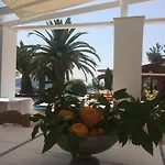 Kinira Beach Hotel ホテル