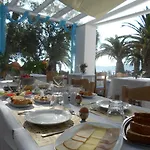 Kinira Beach Hotel 2* コイニラ