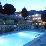 ホテル Kinira Beach Hotel コイニラ