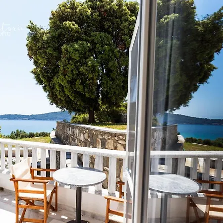 Kinira Beach Hotel Hotel