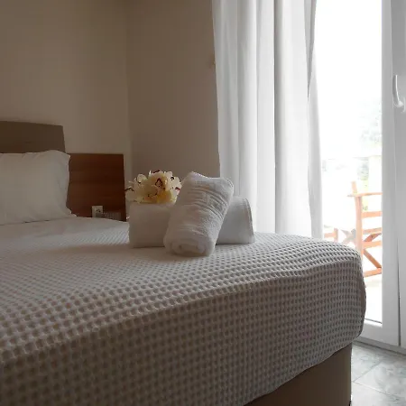 Kinira Beach Hotel 2* Κοίνυρα