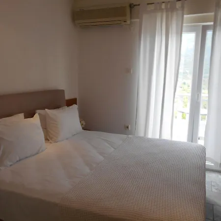 Ξενοδοχείο Kinira Beach Hotel 2*