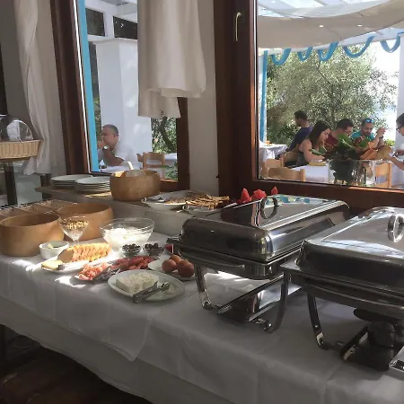 Kinira Beach Hotel 2* Κοίνυρα