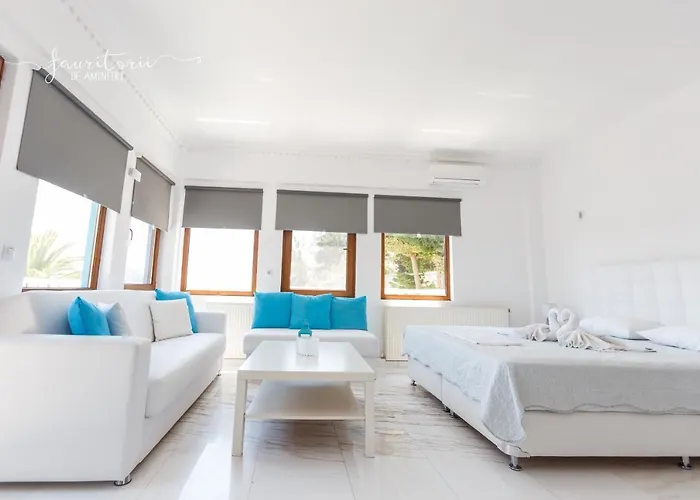 Kinira Beach Hotel 2*