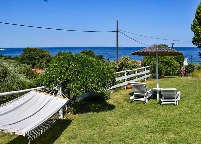 Kinira Beach Hotel Hotel