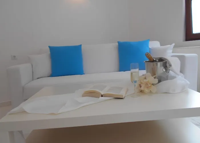 Kinira Beach Hotel 2*