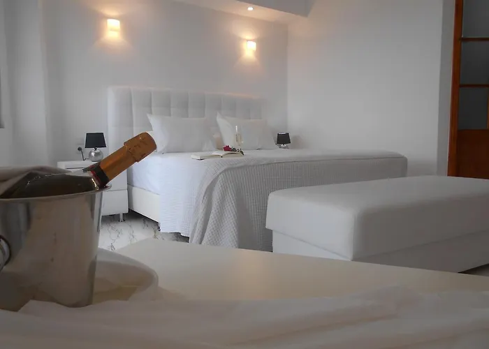 Kinira Beach Hotel Koinira