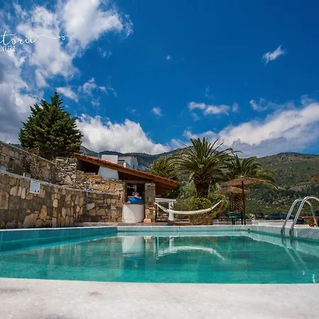 Kinira Beach Hotel Hotell 2*