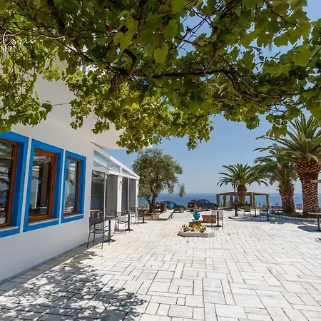 Kinira Beach Hotel 2*