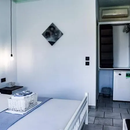 Hotell Kinira Beach Hotel Koinyra