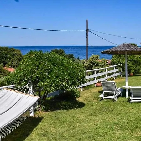 Kinira Beach Hotel فندق