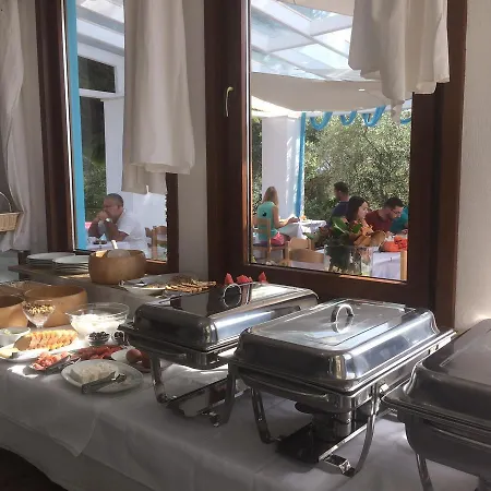 Kinira Beach Hotel Koinyra