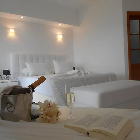 Kinira Beach Hotel Hotell Koinyra