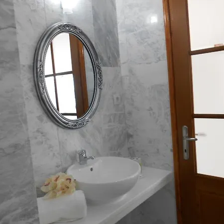 Kinira Beach Hotel Hotell Koinyra