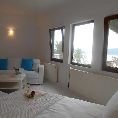 Kinira Beach Hotel Отель 2*