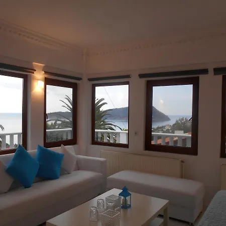 Hotell Kinira Beach Hotel Koinyra