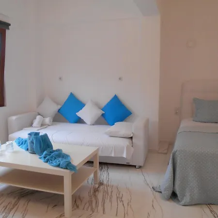 Отель Kinira Beach Hotel 2*