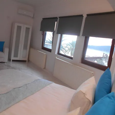 Kinira Beach Hotel Отель Коинира