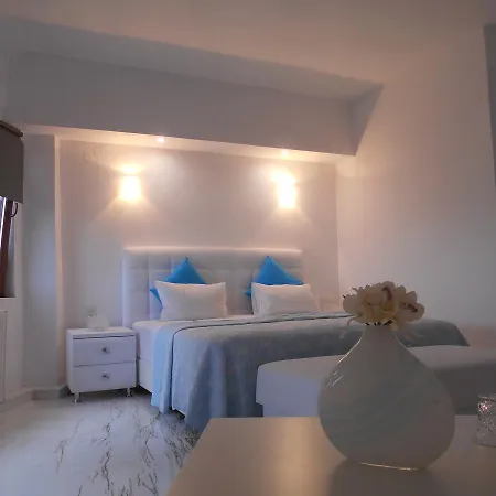 Hotell Kinira Beach Hotel Koinyra