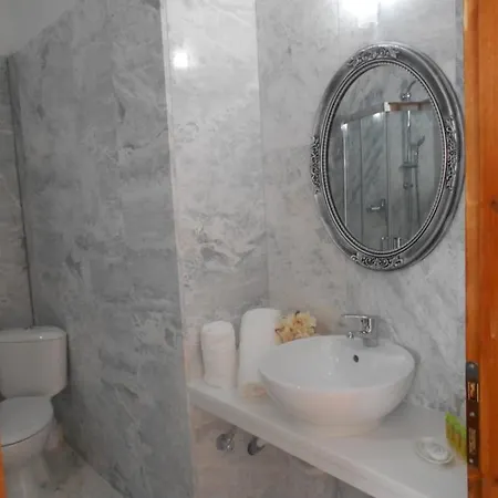 Kinira Beach Hotel Отель Коинира