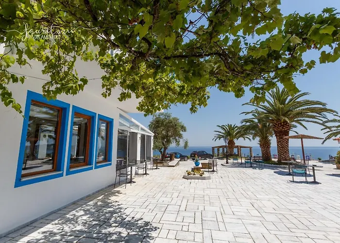 基尼拉海滩酒店 2*