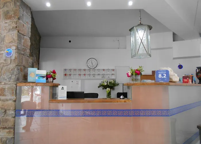 Kinira Beach Hotel Otel 2*