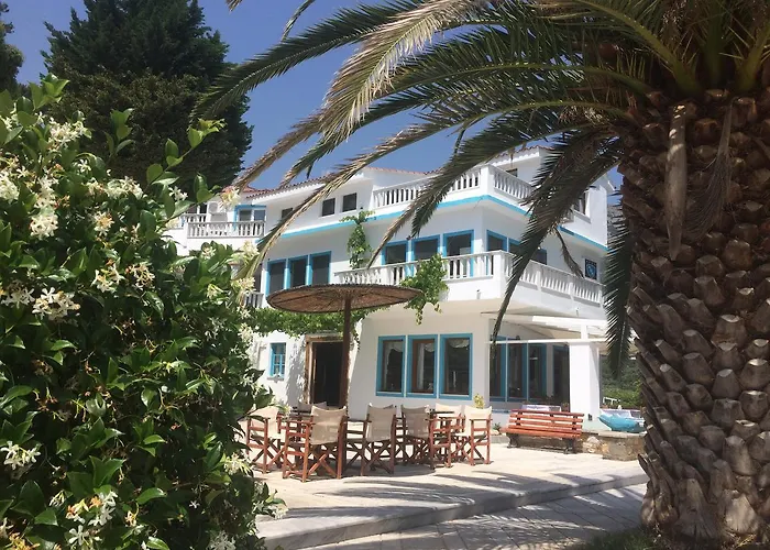 Kinira Beach Hotel Otel