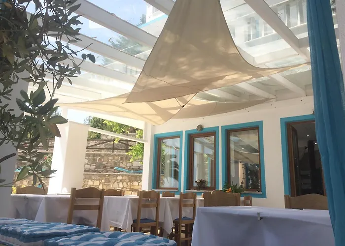 Otel Kinira Beach Hotel 2*