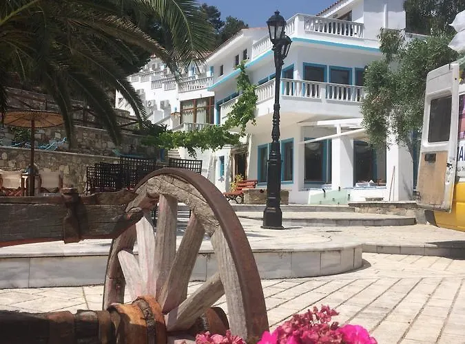 Kinira Beach Hotel Otel