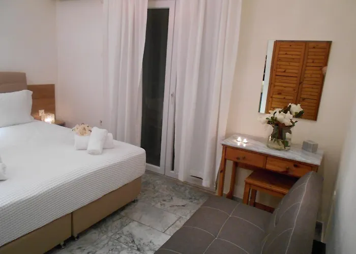 Kinira Beach Hotel Otel