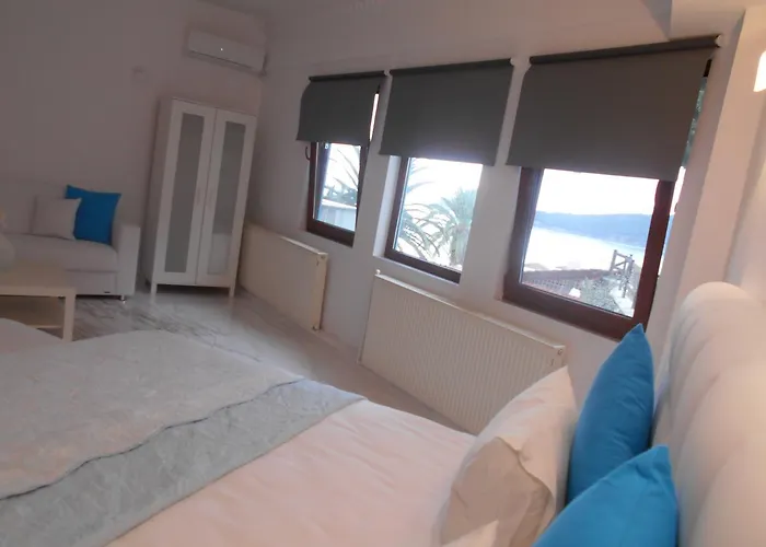 Kinira Beach Hotel Otel Koinira